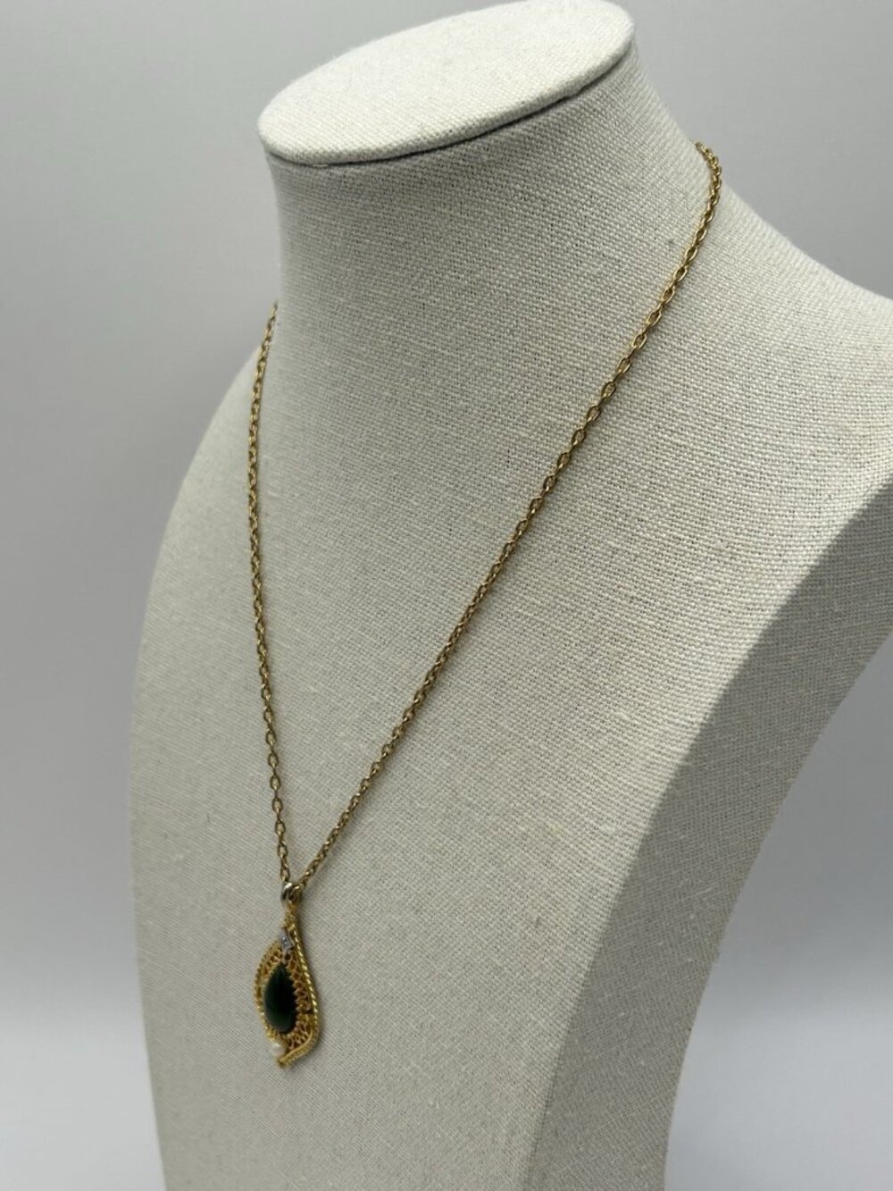 Vintage Green Jade Diamond Cultured Pearl Filigree Gold-tone Pendant Necklace - Picture 2 of 9